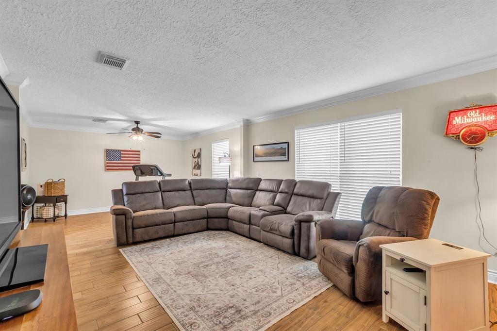 10110 Cantertrot Drive, Humble, Texas image 14