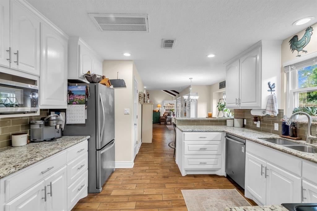 10110 Cantertrot Drive, Humble, Texas image 21