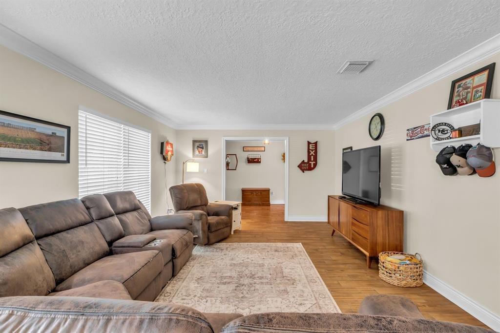 10110 Cantertrot Drive, Humble, Texas image 17
