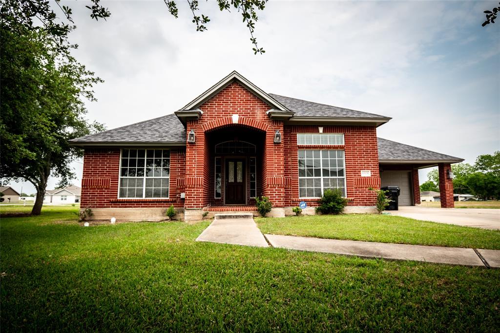 6908 Westgate Street, Wallis, Texas image 1