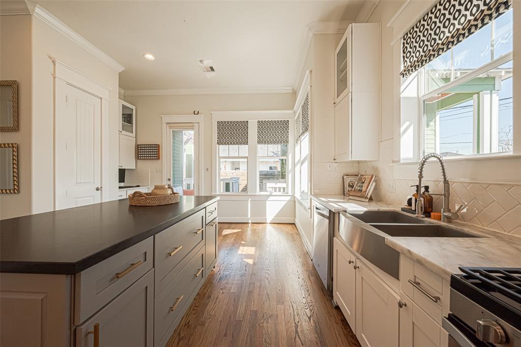 304 Walton Street, Houston, Texas image 15