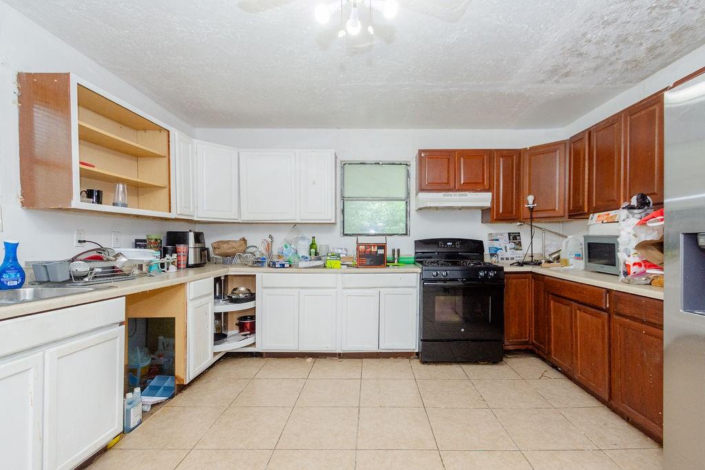 915 S 5th Street, Conroe, Texas image 14