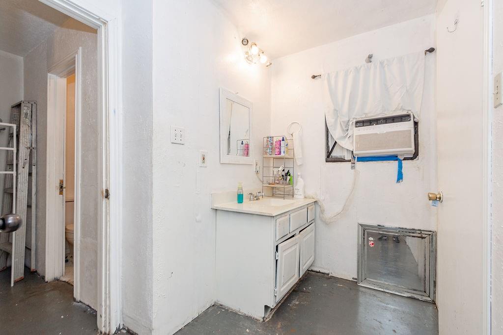 915 S 5th Street, Conroe, Texas image 15