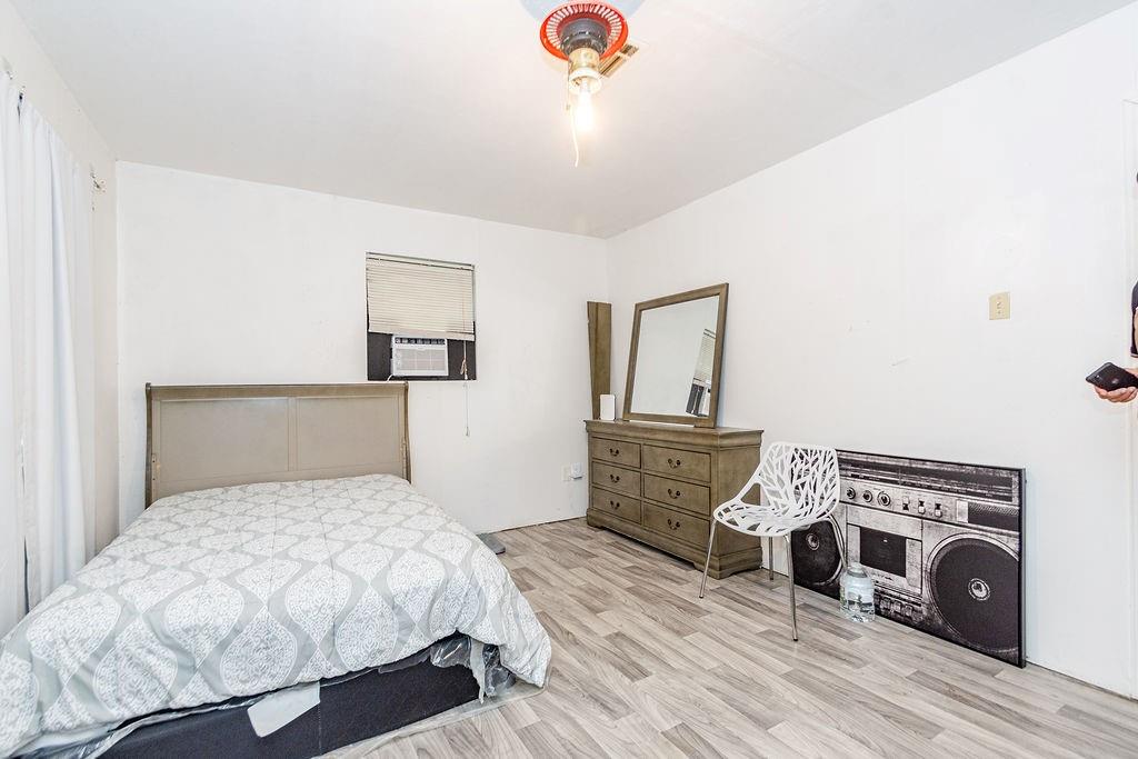 915 S 5th Street, Conroe, Texas image 22