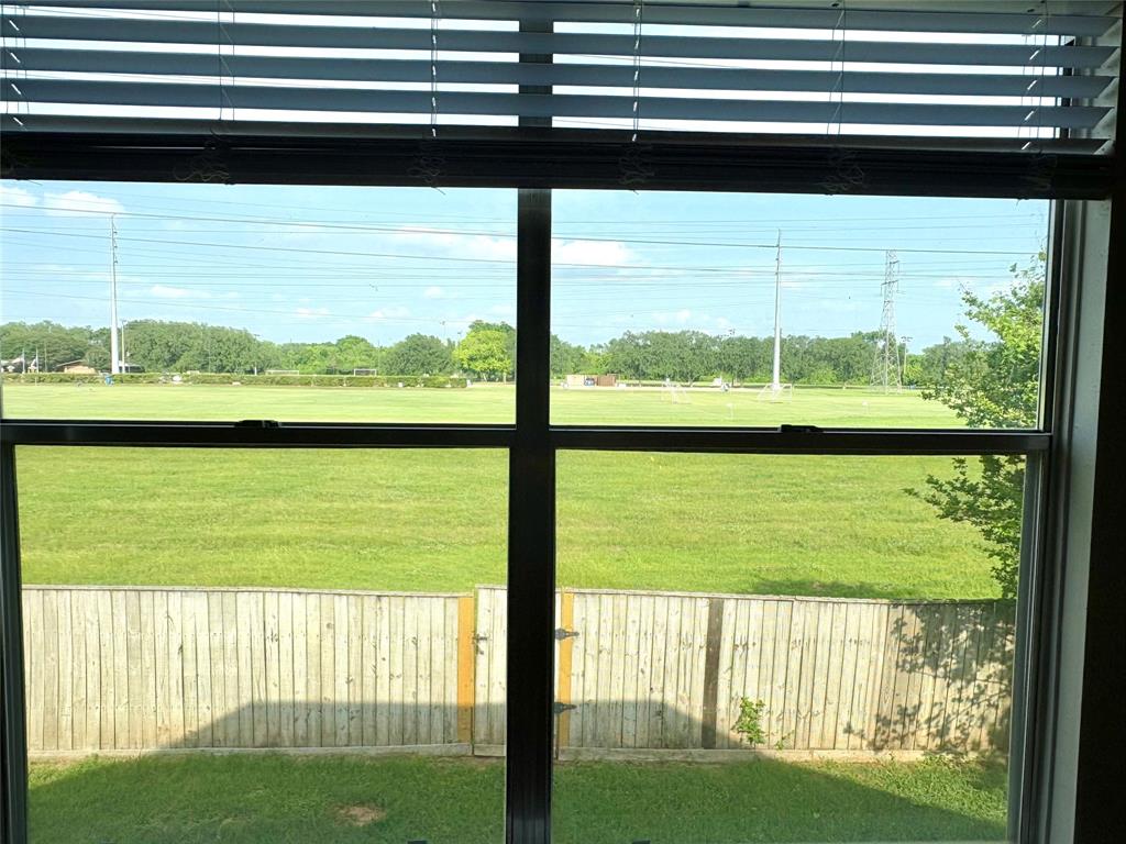 1935 Creekshire Drive, Sugar Land, Texas image 25