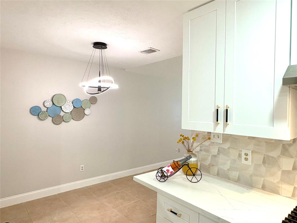 1935 Creekshire Drive, Sugar Land, Texas image 10