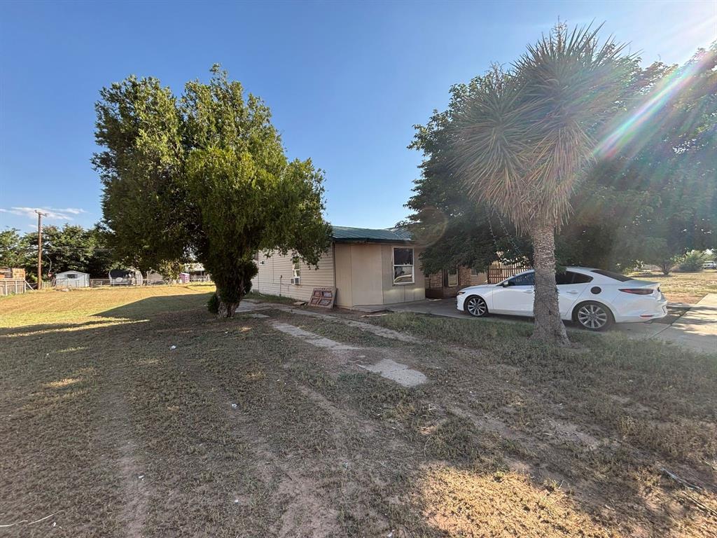 1205 14th Street, Seagraves, Texas image 4