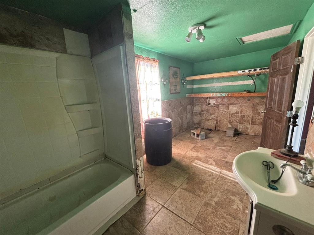 1205 14th Street, Seagraves, Texas image 12