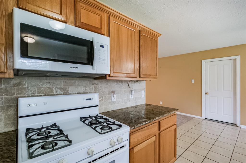 7202 Black Forest Drive Drive, Magnolia, Texas image 7