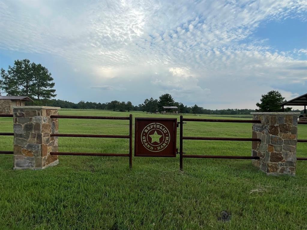 15679 Wood Grove Way, Willis, Texas image 9