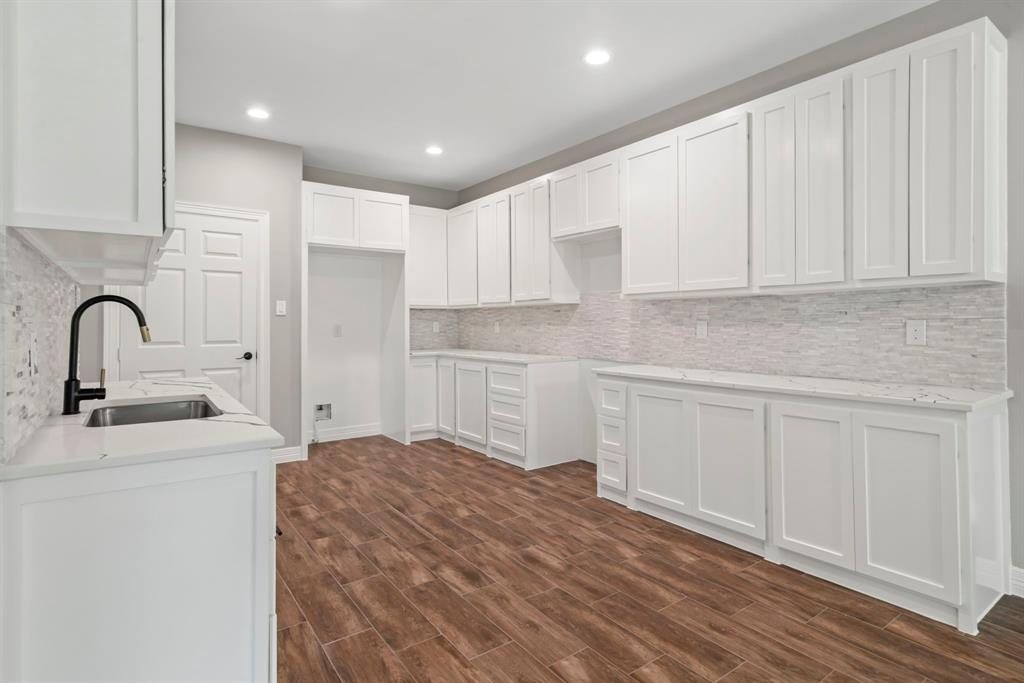 15608 Navajo Trail, Willis, Texas image 15