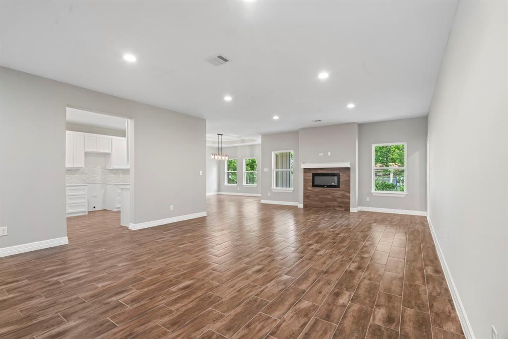 15608 Navajo Trail, Willis, Texas image 11
