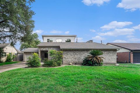 Photo of 9650 Val Verde Street, Houston, TX 77063 (MLS # 36678874)