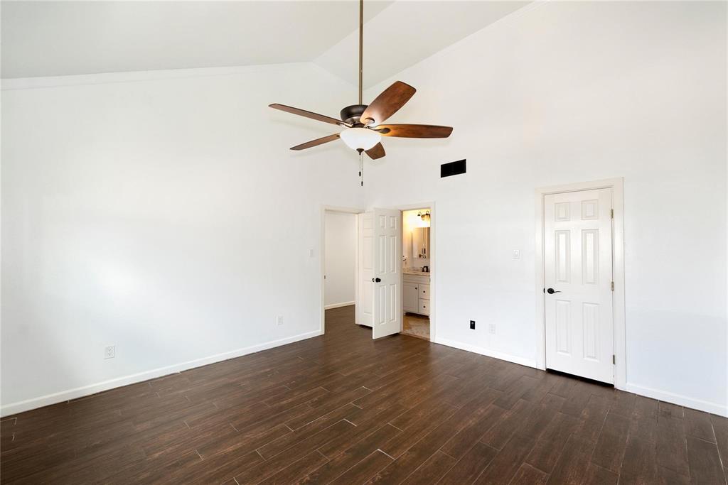 180 April Point Drive #180, Conroe, Texas image 21