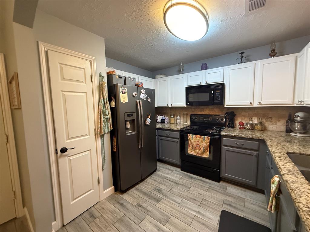 207 Leisure Lane, Montgomery, Texas image 7