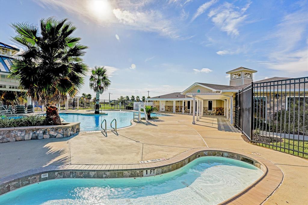 13521 Diamond Reef Lane, Texas City, Texas image 35