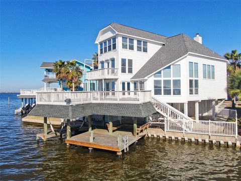 131 Isles End Road Tiki Island TX 77554