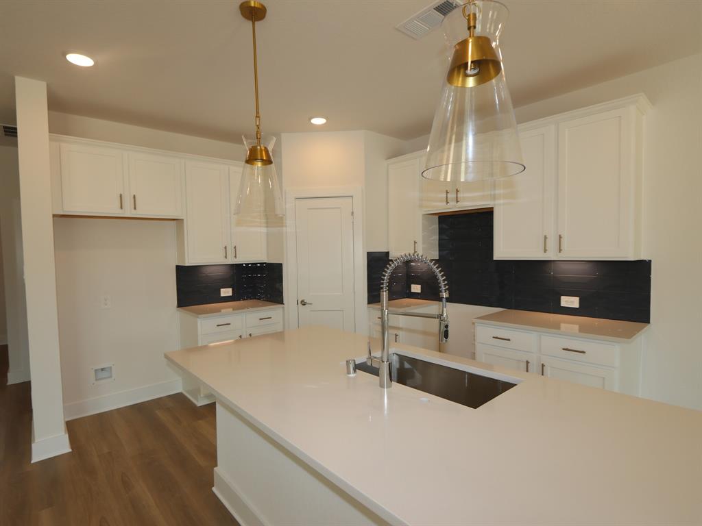 property-search 1 234 Augustine Way