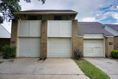 Townhouse in West Columbia TX 1825 Veranda Drive 1.jpg