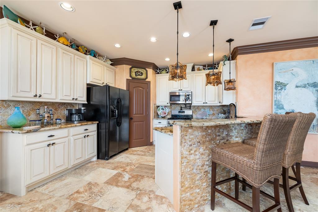 206 China Clipper Drive, Freeport, Texas image 10