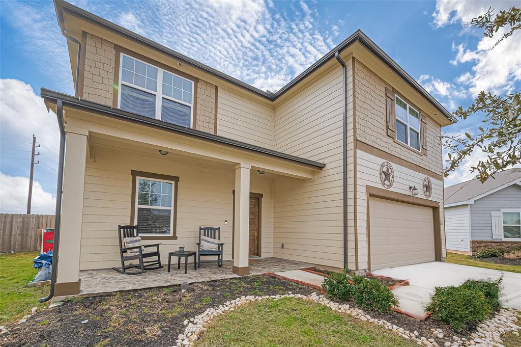 1076 Long Bay Court, Brookshire, Texas image 2