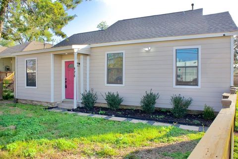 428 Van Molan Street Houston TX 77022