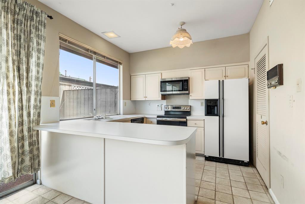1119 Fountain View Drive #49, Houston, Texas image 14