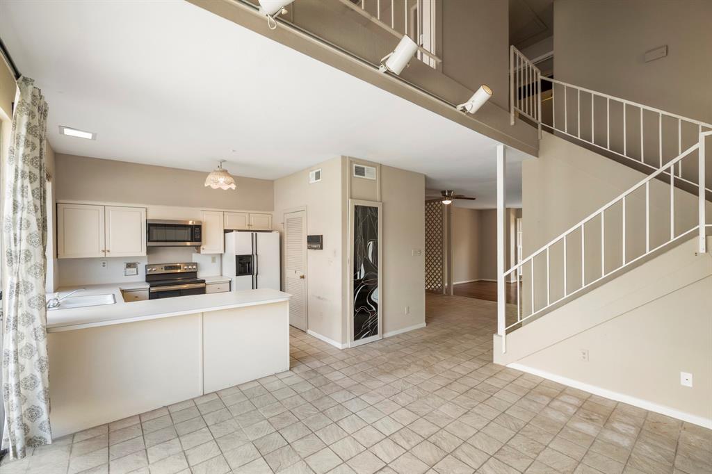 1119 Fountain View Drive #49, Houston, Texas image 18