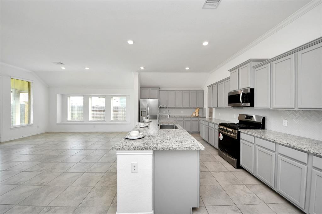 8831 Morning Glow Drive, Missouri City, Texas image 16