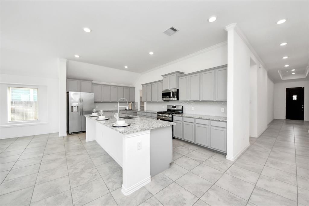 8831 Morning Glow Drive, Missouri City, Texas image 18