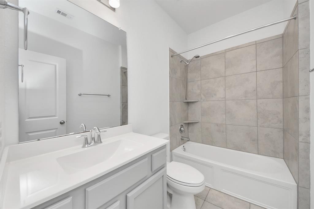 8831 Morning Glow Drive, Missouri City, Texas image 12