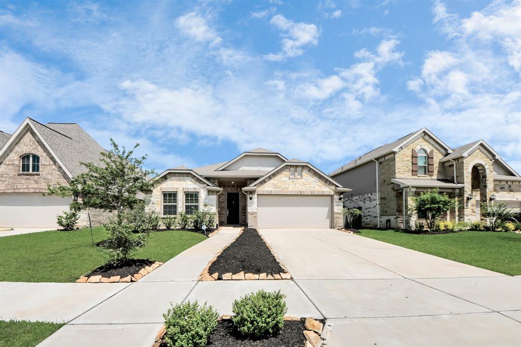 8831 Morning Glow Drive, Missouri City, Texas image 33