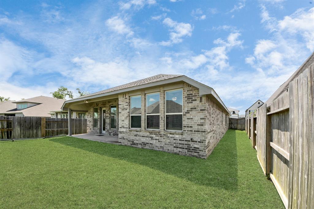 8831 Morning Glow Drive, Missouri City, Texas image 31
