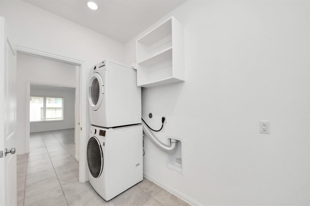 8831 Morning Glow Drive, Missouri City, Texas image 29