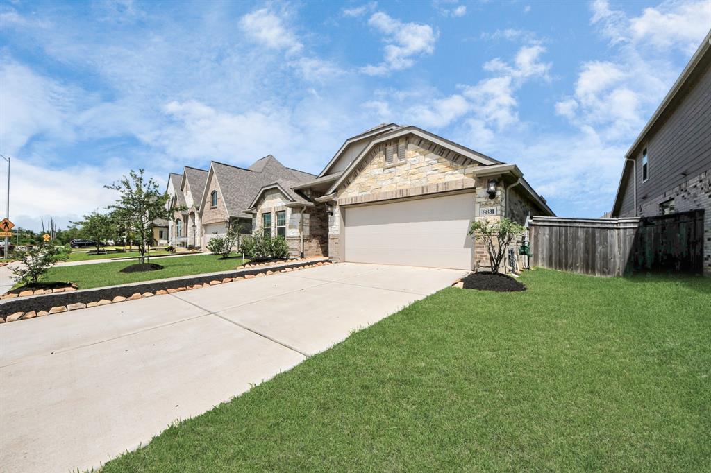 8831 Morning Glow Drive, Missouri City, Texas image 34