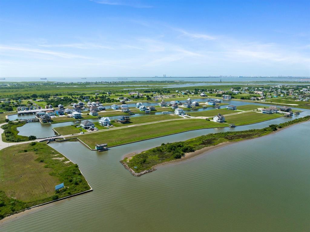 1513 Laguna Harbor Lane, Port Bolivar, Texas image 7