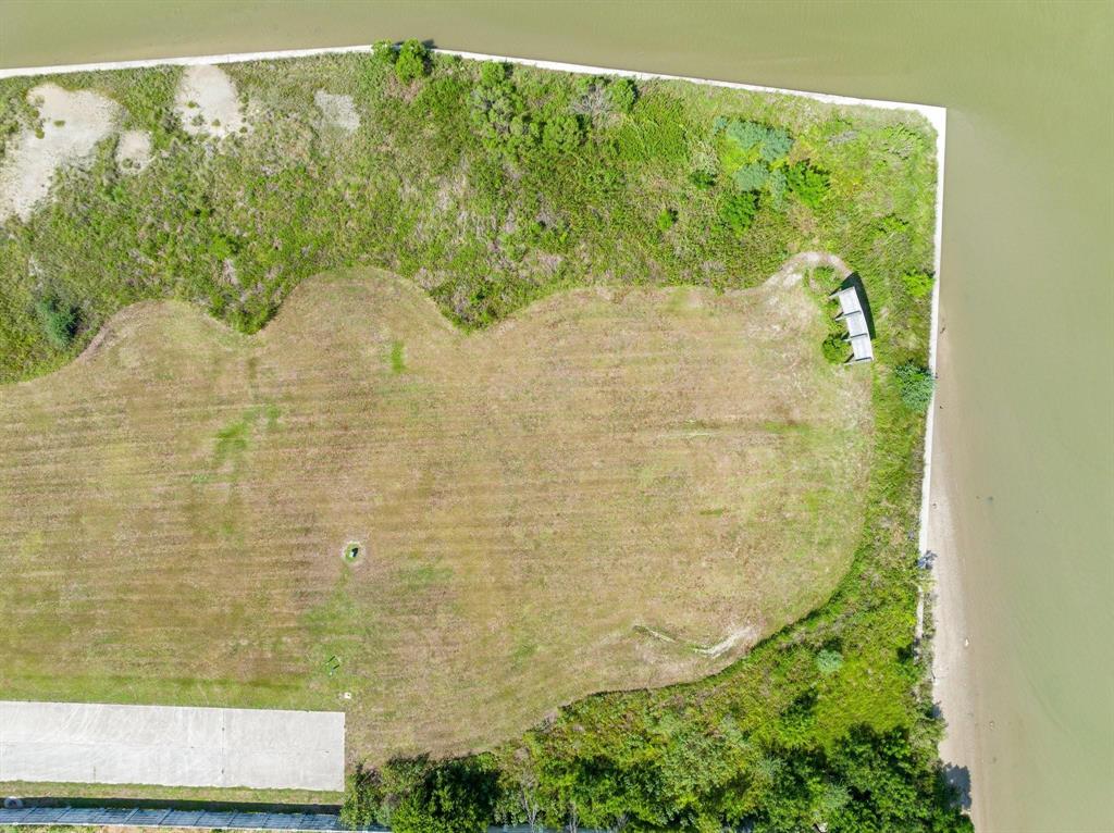 1513 Laguna Harbor Lane, Port Bolivar, Texas image 3