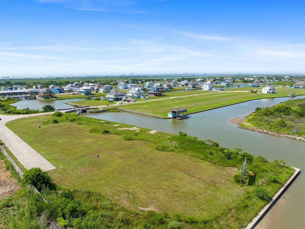1513 Laguna Harbor Lane, Port Bolivar, Texas image 5