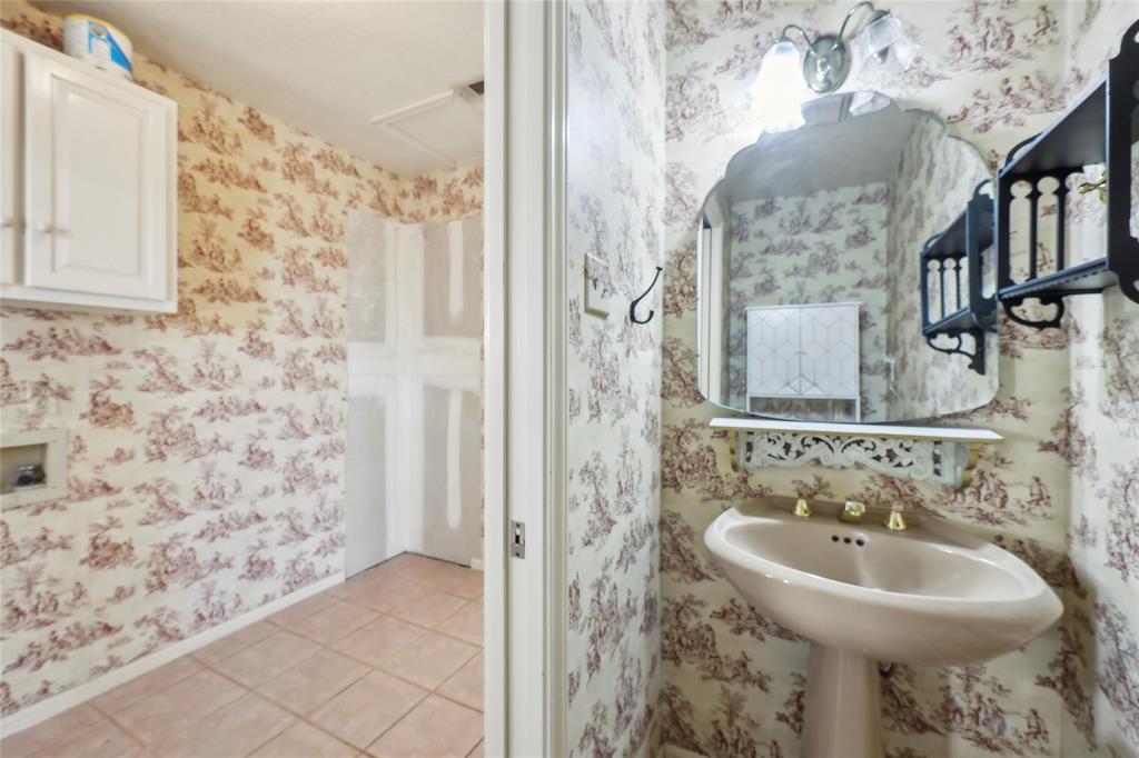 1515 Detroit Avenue, Nederland, Texas image 25