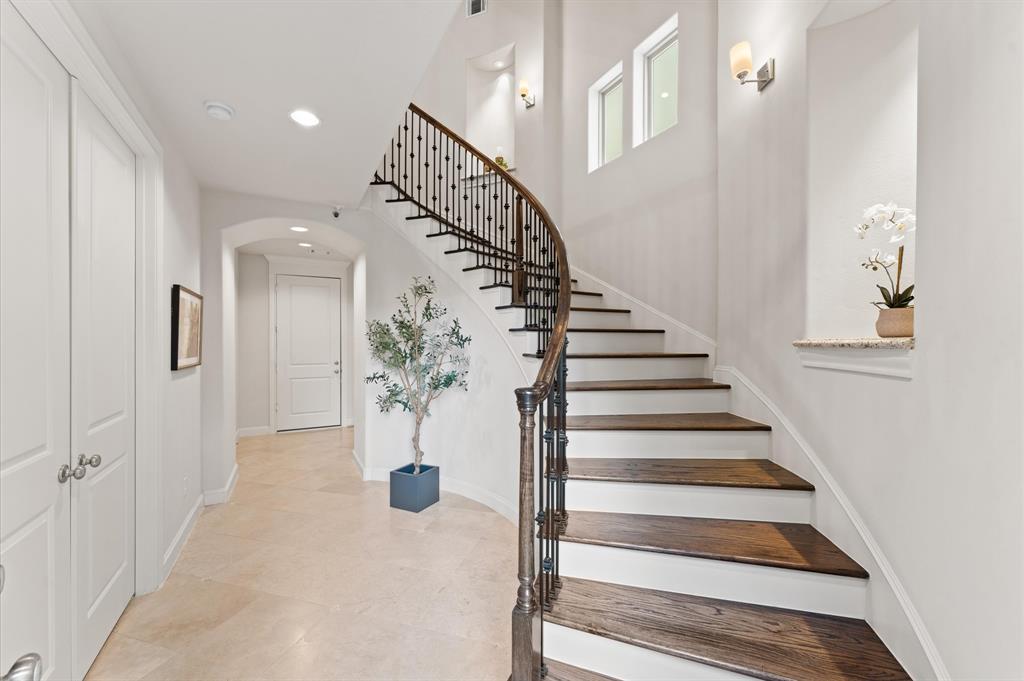 1705 Upland Lakes
