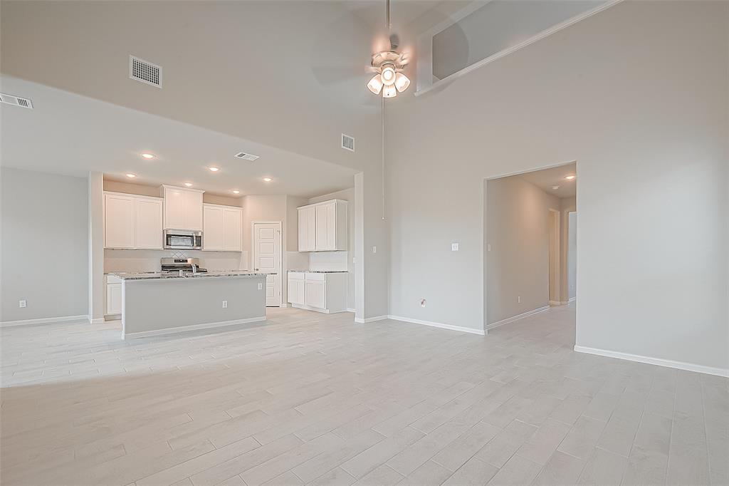 5115 Blessing Drive, Katy, Texas image 13