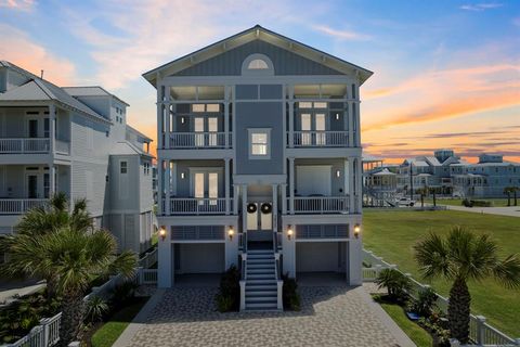 Photo of 3835 Seabreeze Lane, Galveston, TX 77554 (MLS # 88916471)