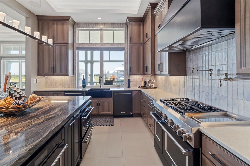 3835 Seabreeze Lane, Galveston, Texas image 39
