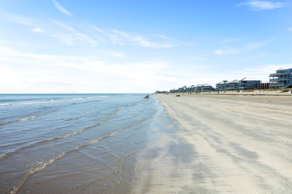 3835 Seabreeze Lane, Galveston, Texas image 50