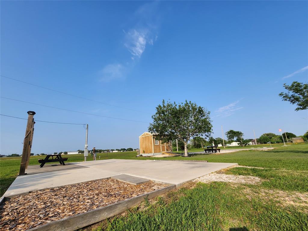 100 Indigo Drive, Palacios, Texas image 4