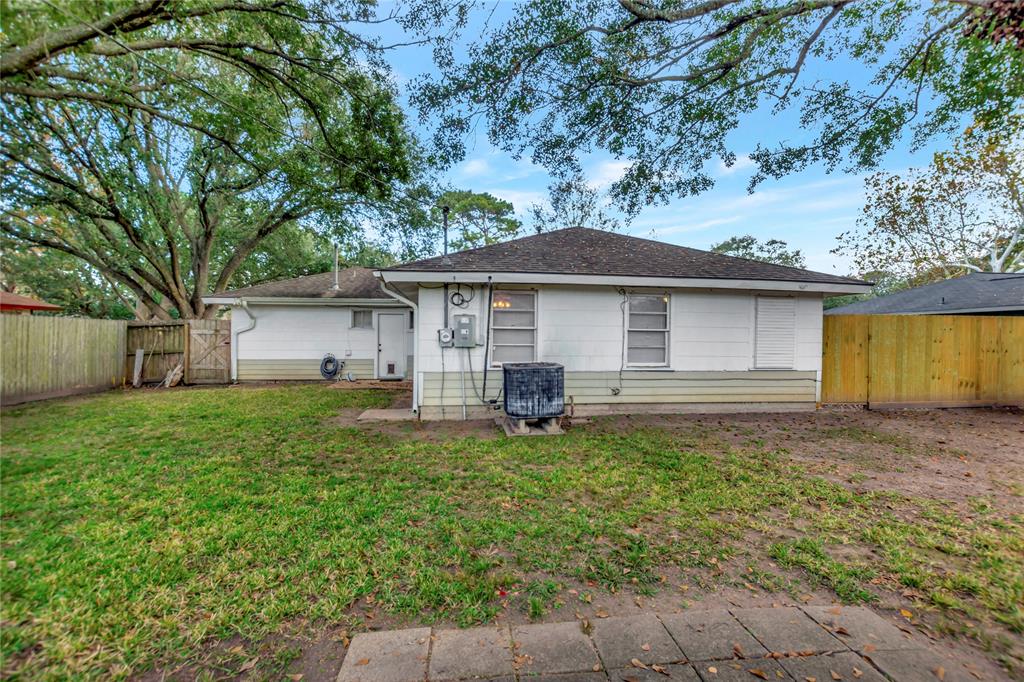 2607 S Crockett Street, La Marque, Texas image 28