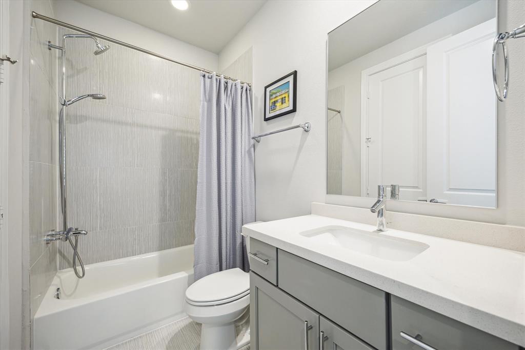 2421 W Kolbe Lane, Houston, Texas image 19