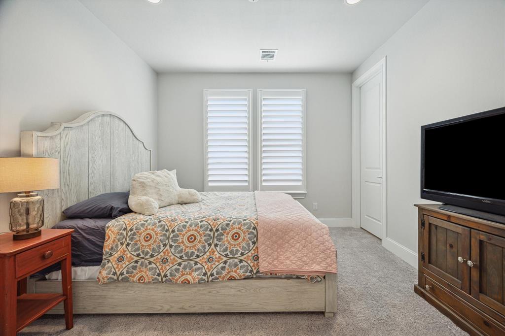 2421 W Kolbe Lane, Houston, Texas image 16