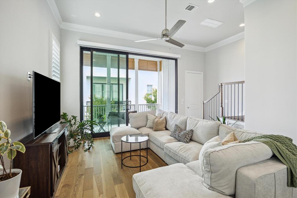 2421 W Kolbe Lane, Houston, Texas image 8