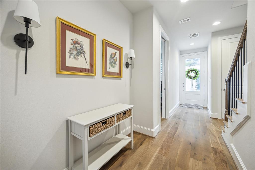 2421 W Kolbe Lane, Houston, Texas image 3